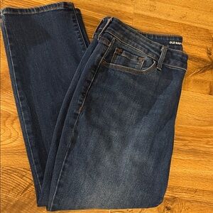 Old Navy women’s sz 12 petite power slim straight jeans